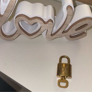 LV Lock & Key Set